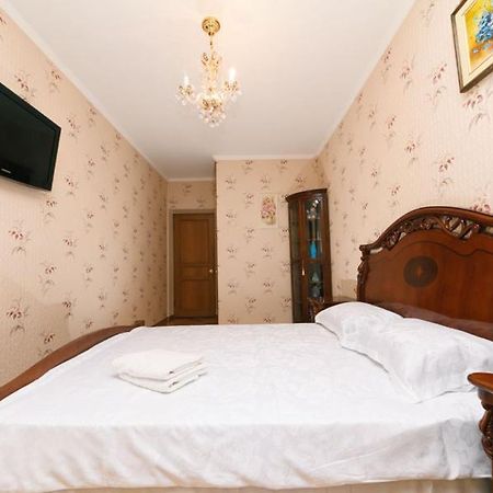 Apartment On Volodymirska 73 Street Kyiv Exterior foto