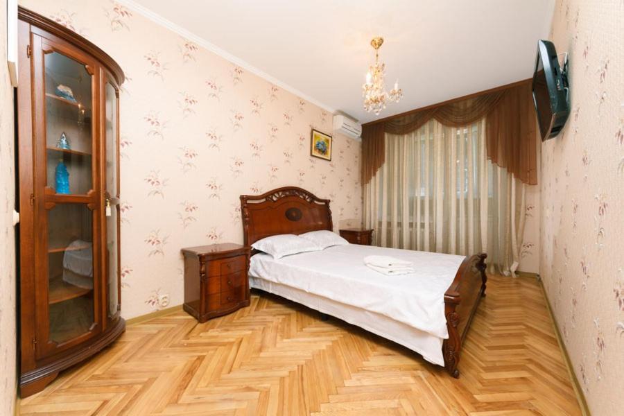 Apartment On Volodymirska 73 Street Kyiv Exterior foto