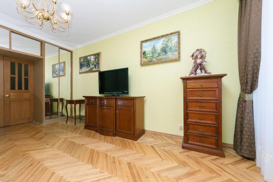 Apartment On Volodymirska 73 Street Kyiv Exterior foto